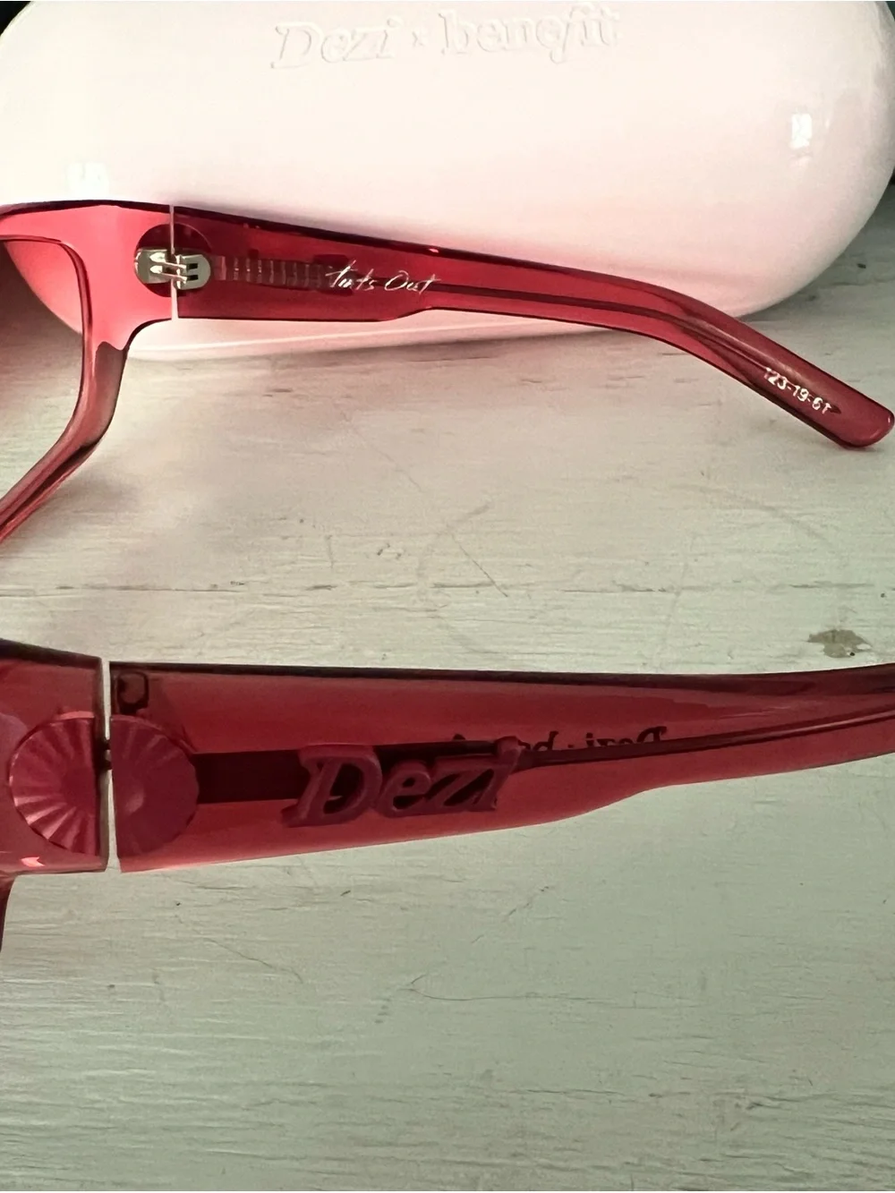 DEZI Pink Red Gradient Women's Sunglasses
